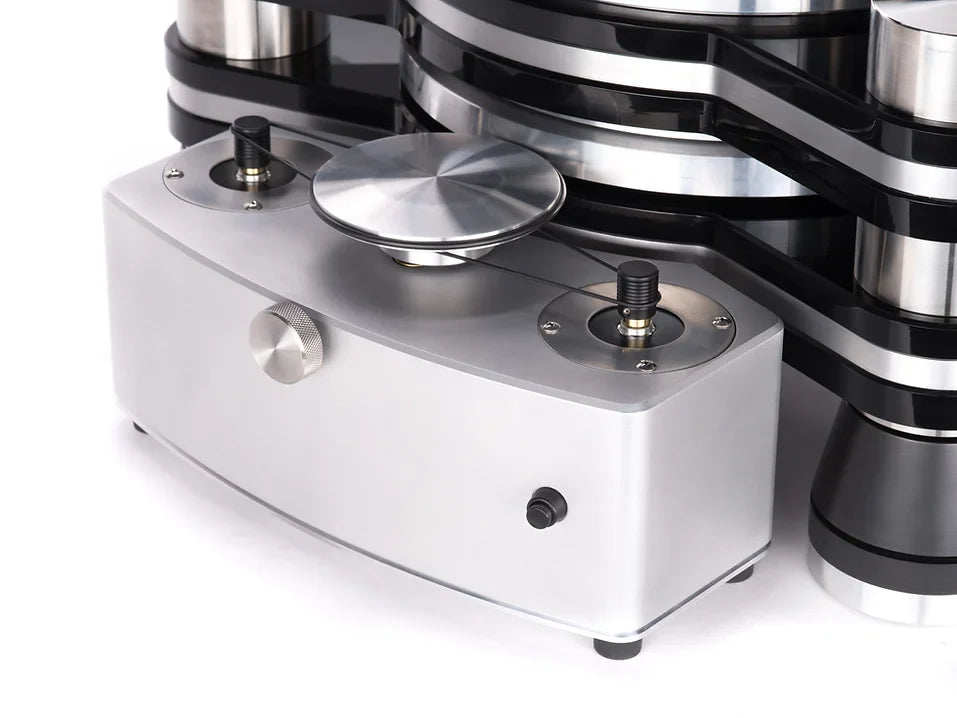 VPI Industries Titan Turntable