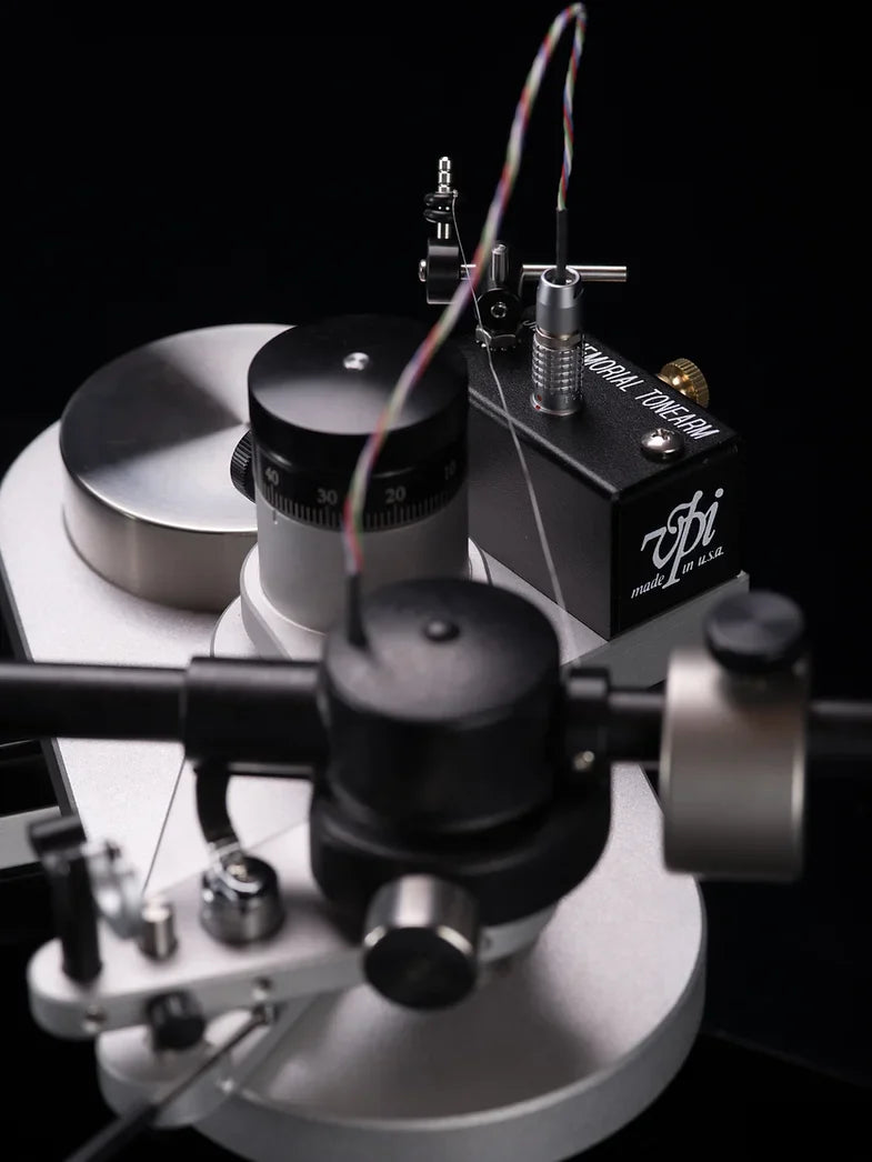 VPI Industries Avenger Turnable