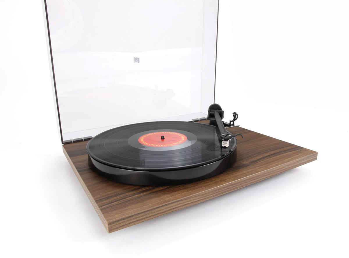REGA Planar 1 Turntable With Carbon Cartridge