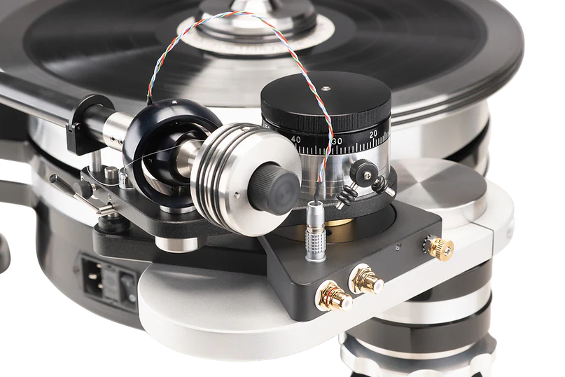 VPI Industries Avenger Direct Turnable
