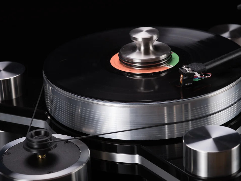 VPI Industries Avenger Turnable