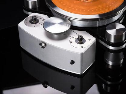 VPI Industries Avenger Plus Turnable