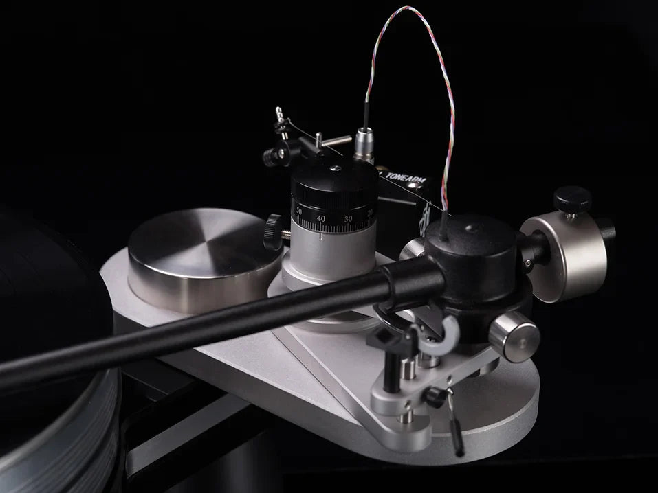 VPI Industries Avenger Turnable
