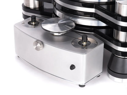 VPI Industries Titan Turntable