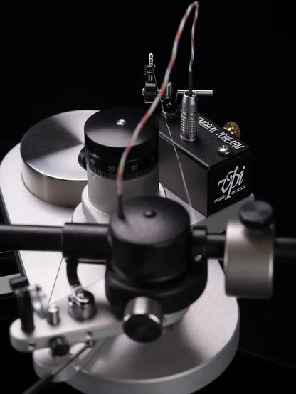 VPI Industries Avenger Turnable