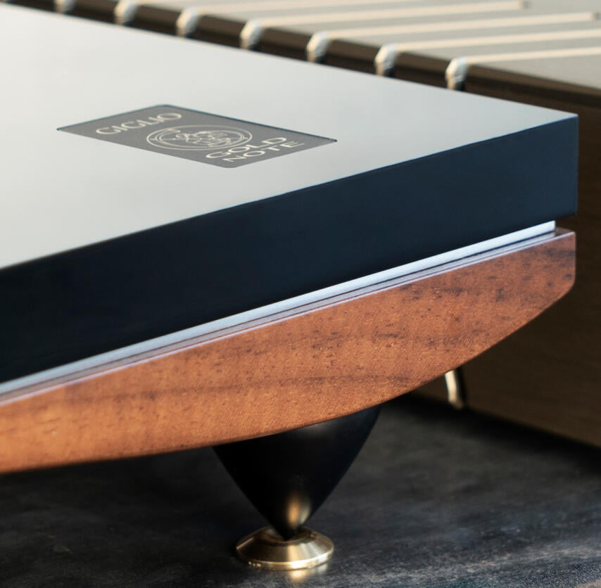 Gold Note Giglio Turntable