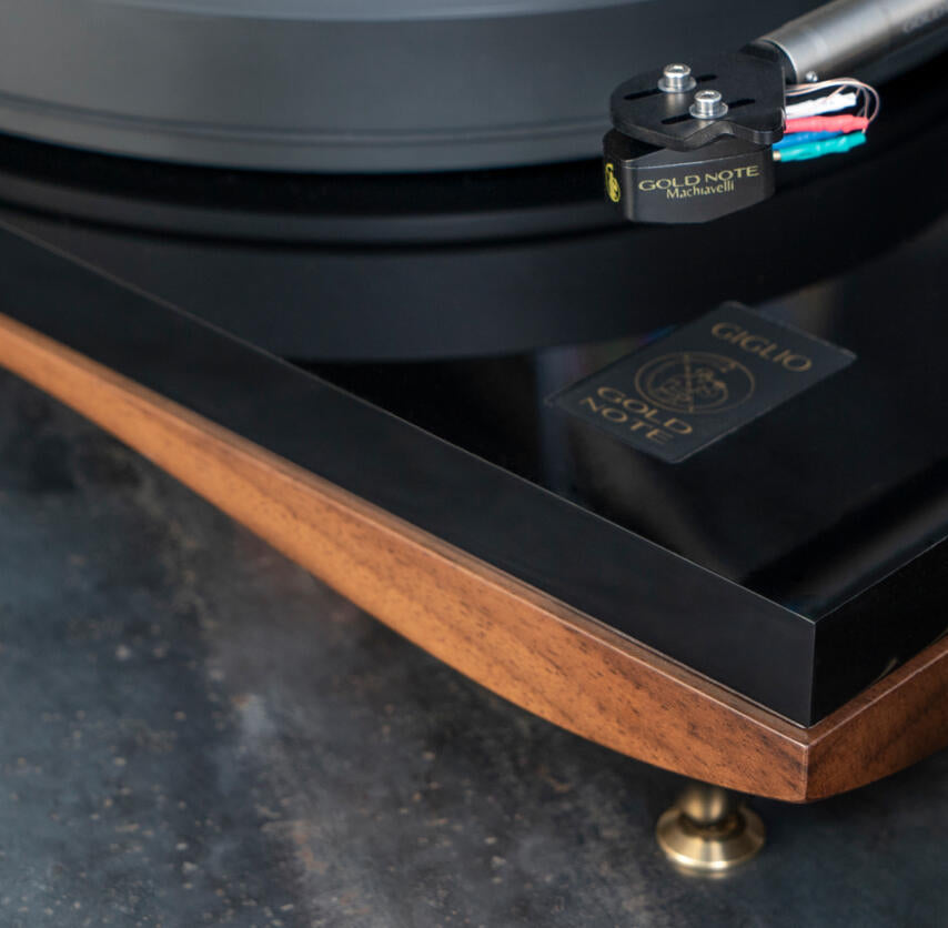 Gold Note Giglio Turntable