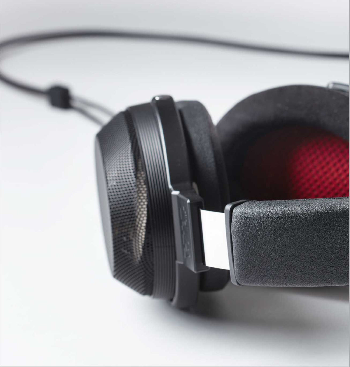 T+A Solitaire P-SE Headphones