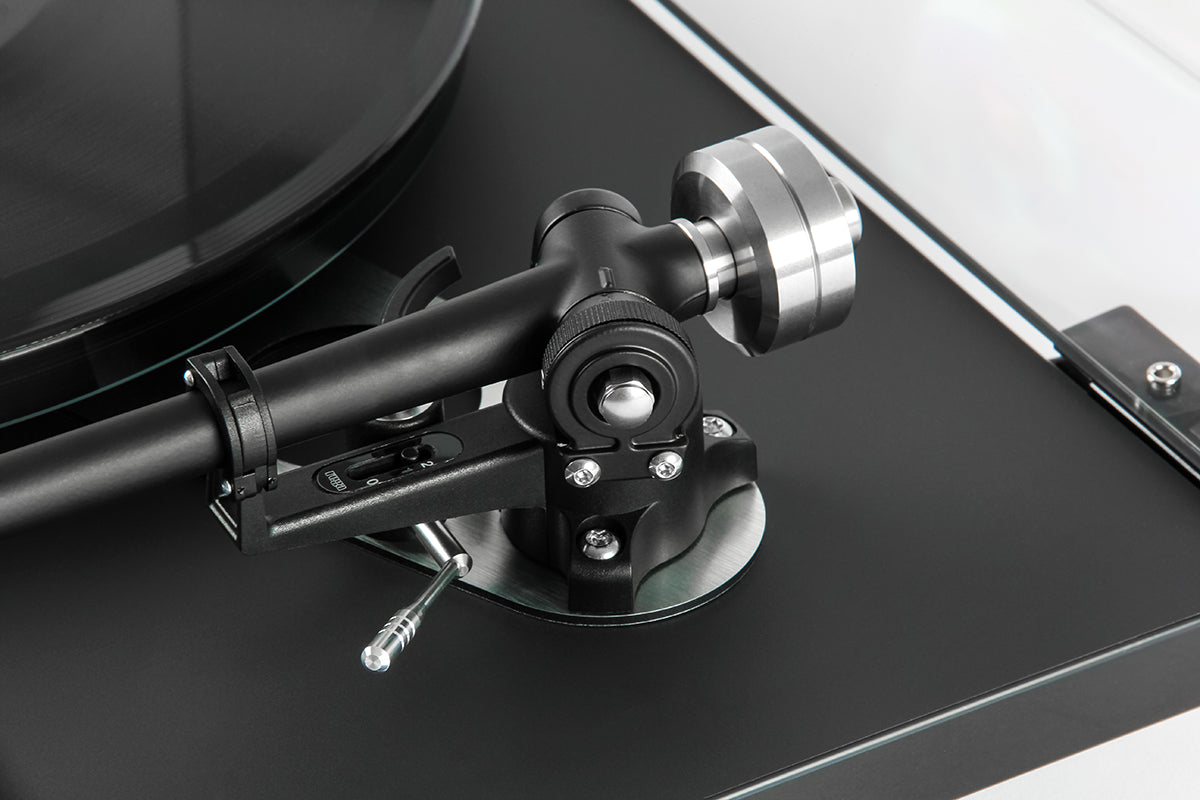 REGA Planar 6 Turntable