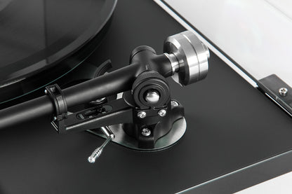 REGA Planar 6 Turntable