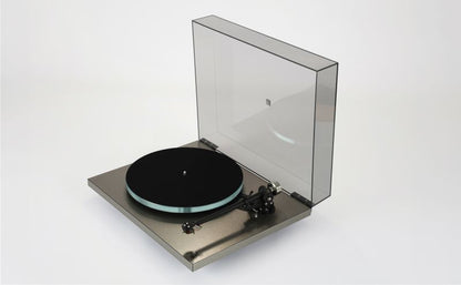 Rega Planar 6 RS Edition with Nd9 cartridge — manufacturer product photograph
