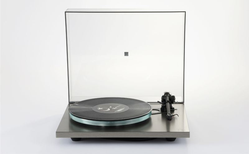 Rega Planar 6 RS Edition with Nd9 cartridge — manufacturer product photograph