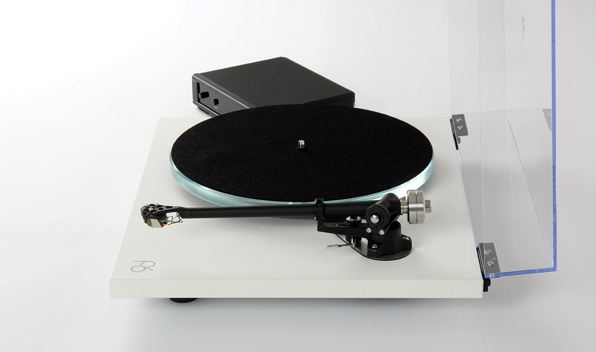 REGA Planar 6 Turntable
