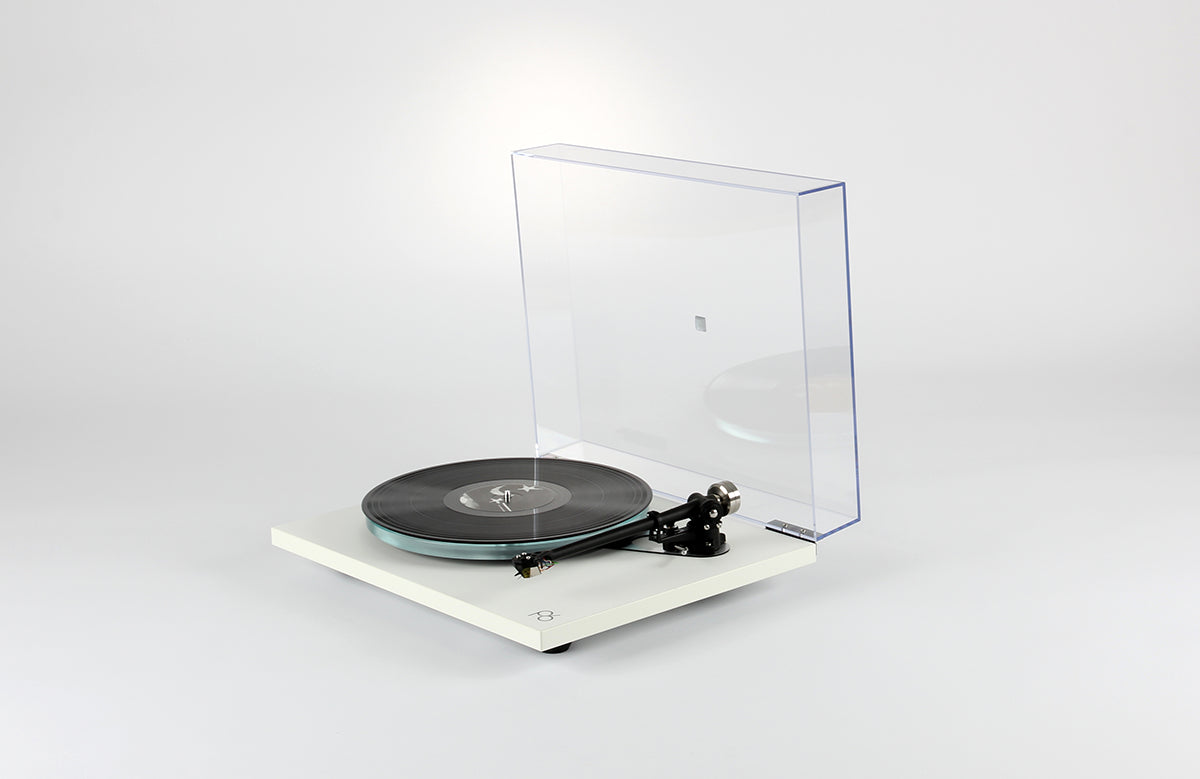 REGA Planar 6 Turntable