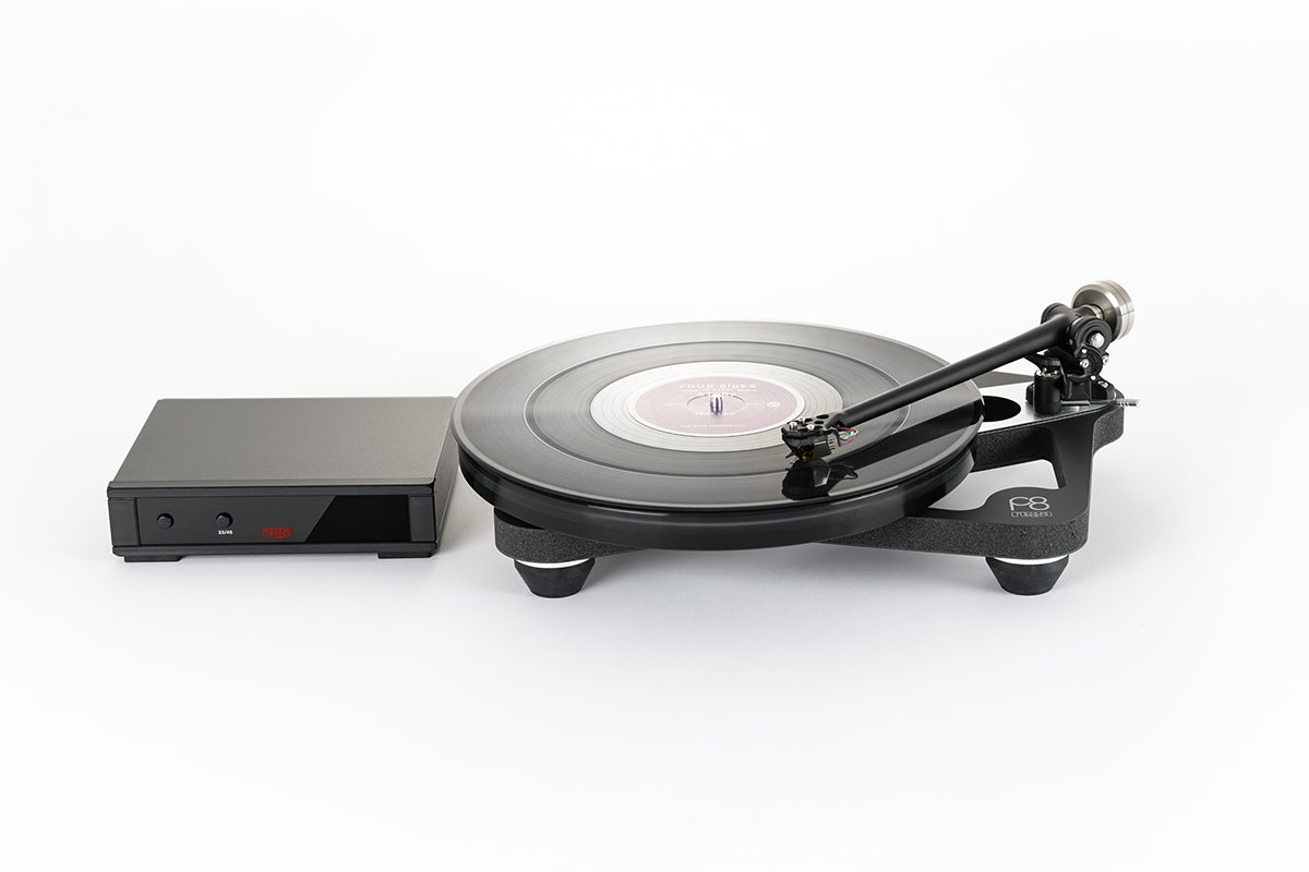 REGA Planar 8 Turntable