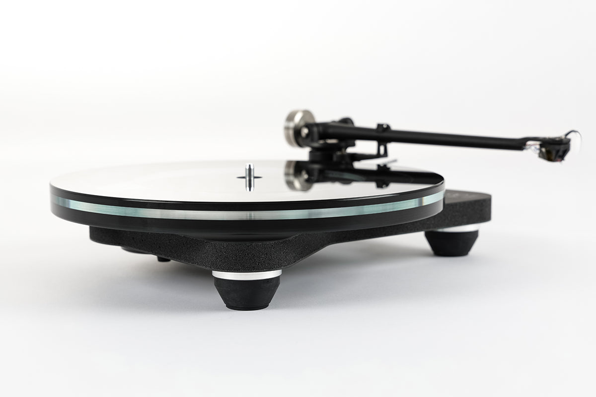 REGA Planar 8 Turntable