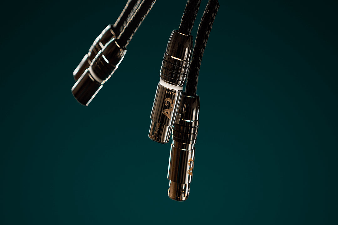 SIGNALZ_A2_XLR_Hanging_TopBott