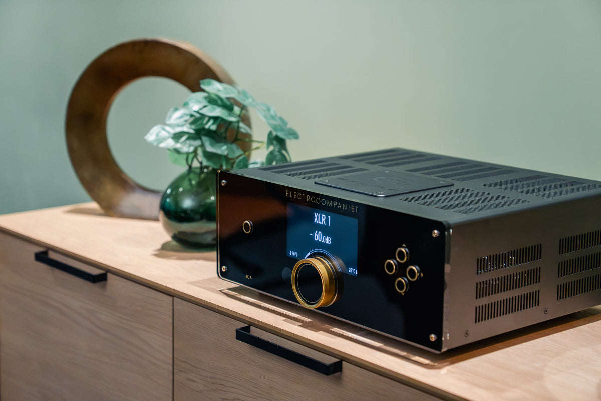 Electrocompaniet EC 5 in a listening room — © Electrocompaniet