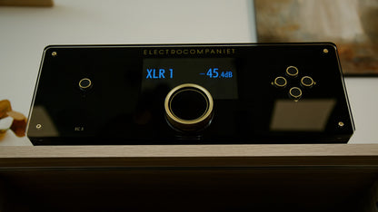 EC 5 front panel and volume control — © Electrocompaniet
