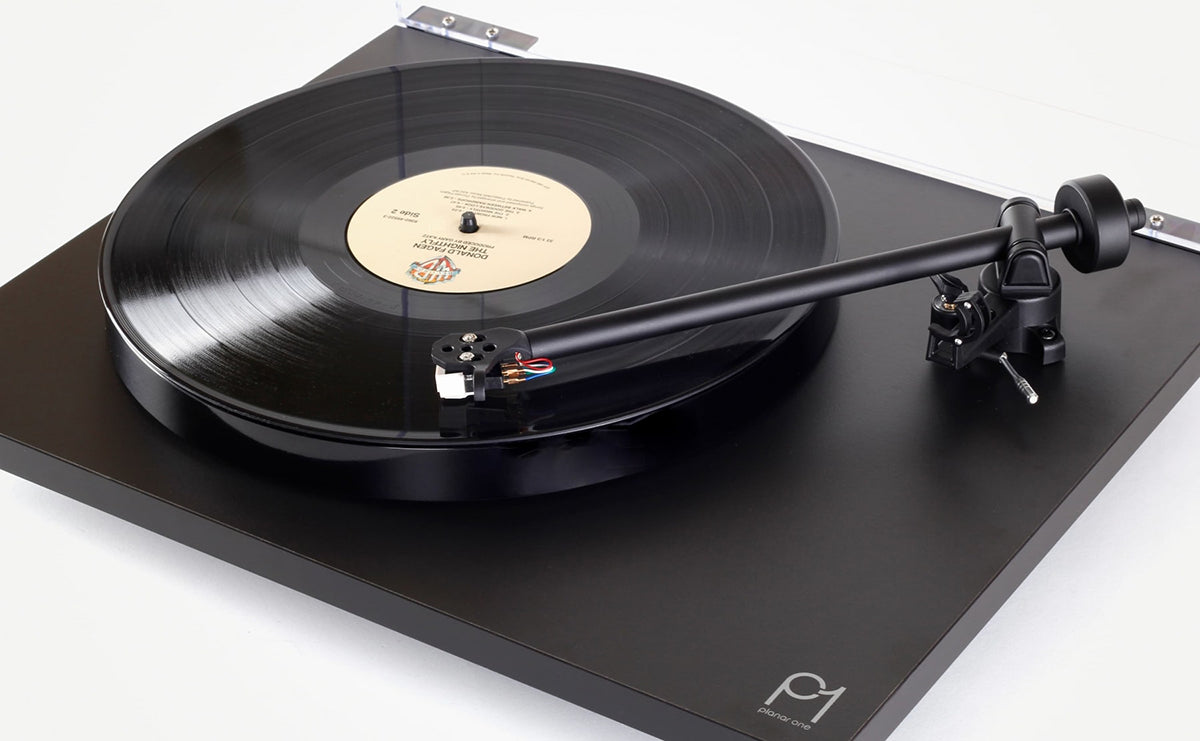 REGA Planar 1 Turntable With Carbon Cartridge