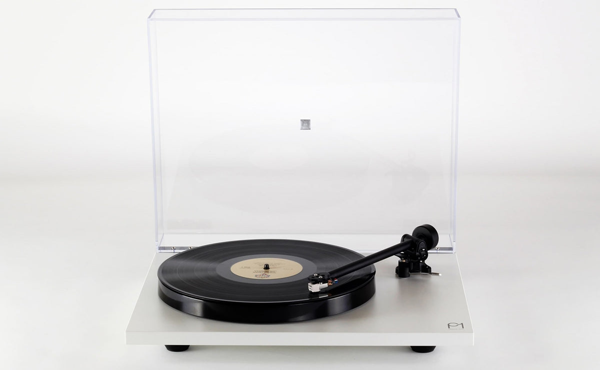 REGA Planar 1 Turntable With Carbon Cartridge
