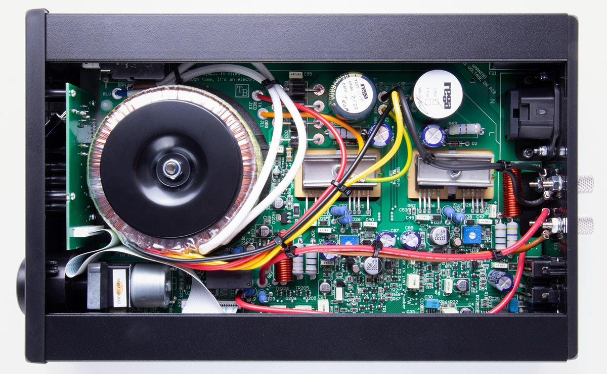 REGA io Integrated Amplifier