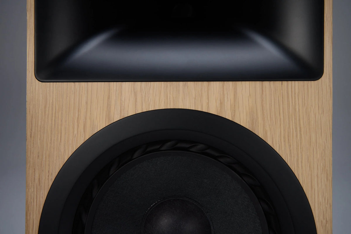 Ø Audio Ymir cabinet and baffle detail