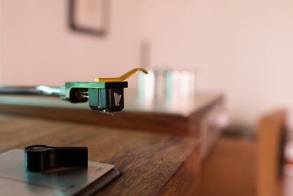 OTTA Mandolin mounted on a tonearm
