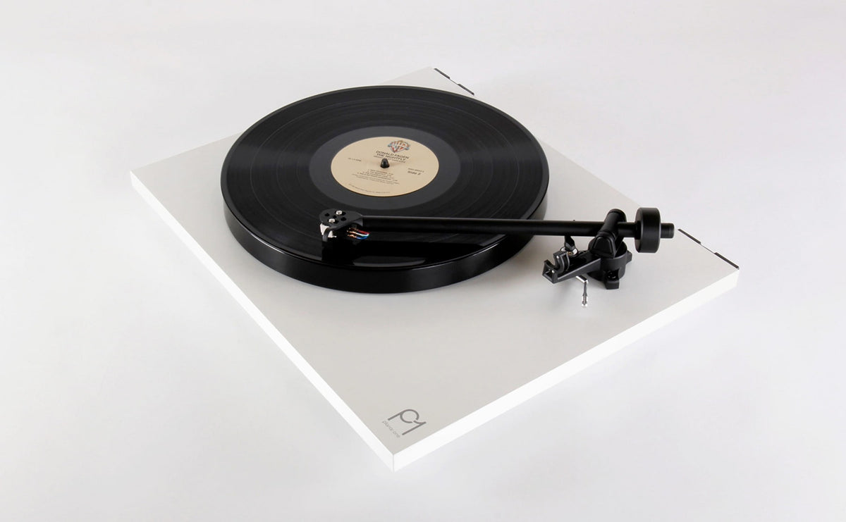 REGA Planar 1 Turntable With Carbon Cartridge
