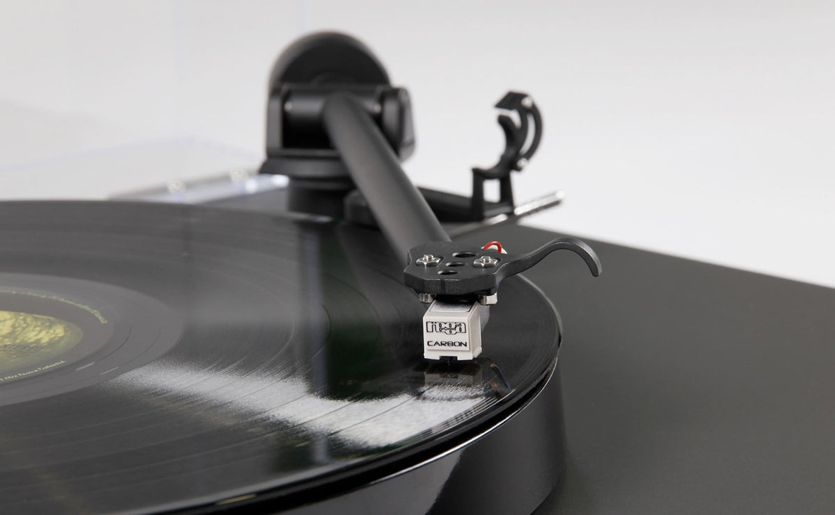 REGA Planar 1 Turntable With Carbon Cartridge