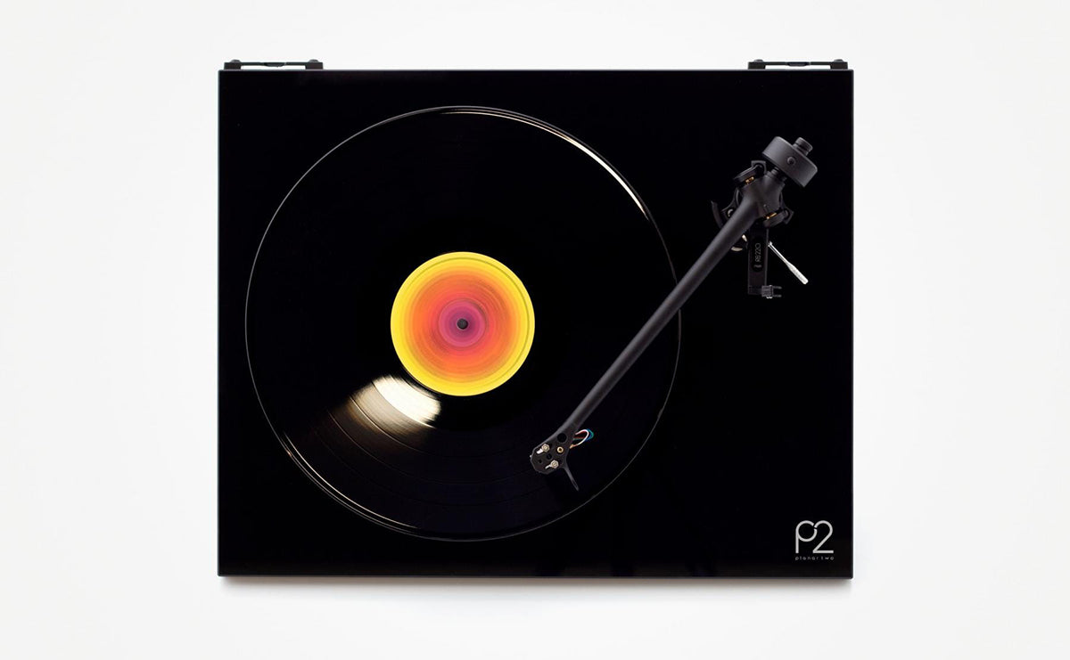 REGA Planar 2 Turntable With Carbon Cartridge