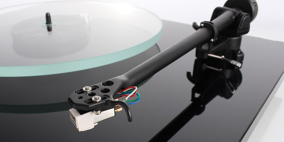 REGA RB220 Tonearm