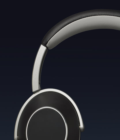 T+A Solitaire T PRO Nightflight — Studio Pro electronics detail